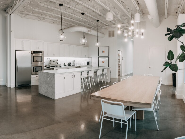 More Photos Of 9555 Harmon Rd, Fort Worth Office For Lease