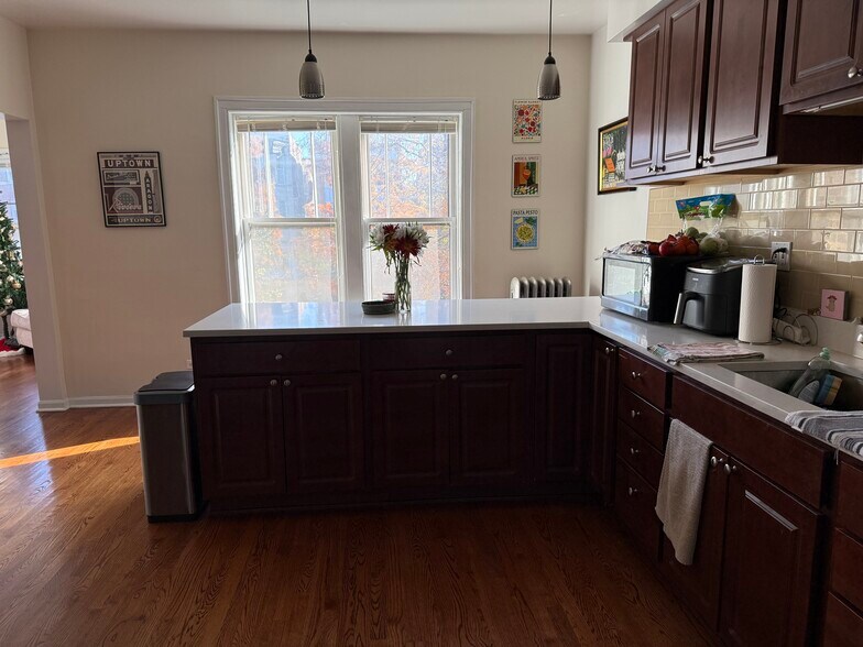 More Photos Of 4734 N Beacon St, Chicago Apartments For Sale