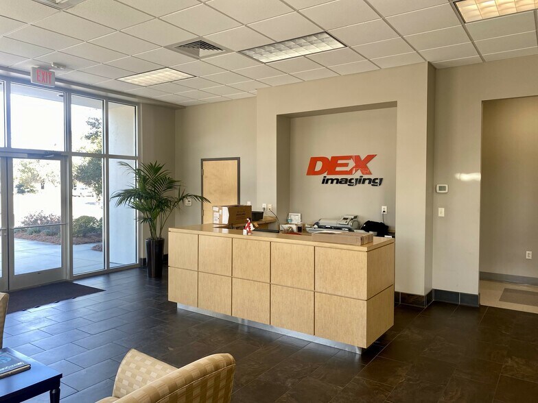 More Photos Of 1045 Downtowner Blvd, Mobile Warehouse For Sale