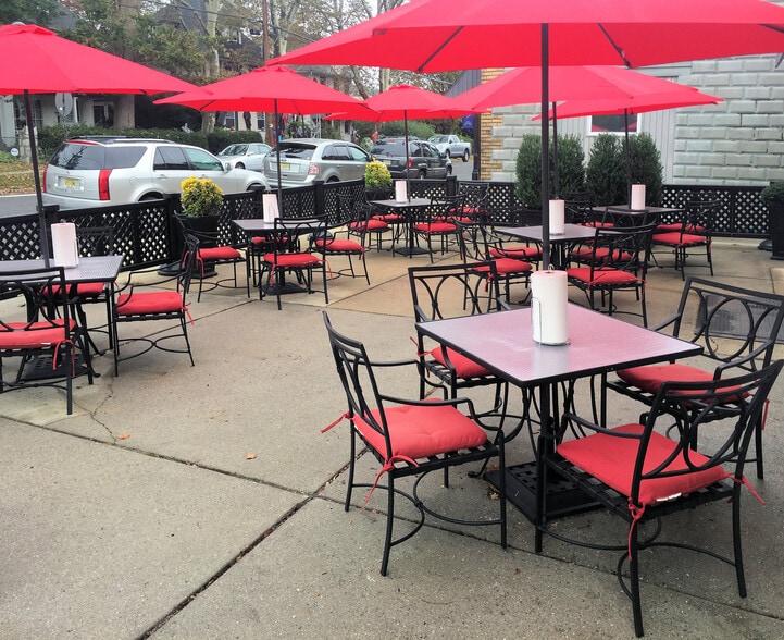 More Photos Of 34 W Merchant St, Audubon Restaurant For Sale