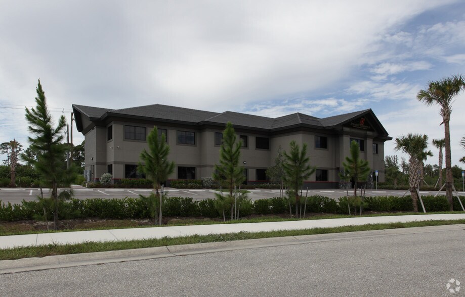 More Photos Of 14030 Metropolis Ave, Fort Myers Office For Lease
