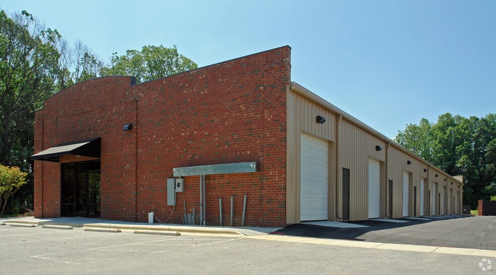 More Photos Of 930-942 Windy Rd, Apex Light Distribution For Lease