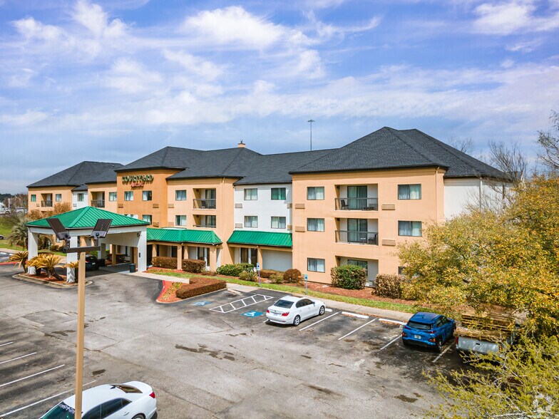 More Photos Of 2275 I-10 S, Beaumont Hotel For Sale