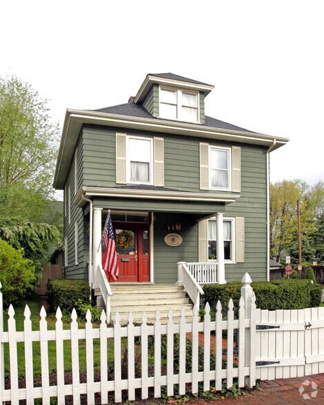 More Photos Of 803 S Main St, Saint Charles Storefront Retail Residential For Sale