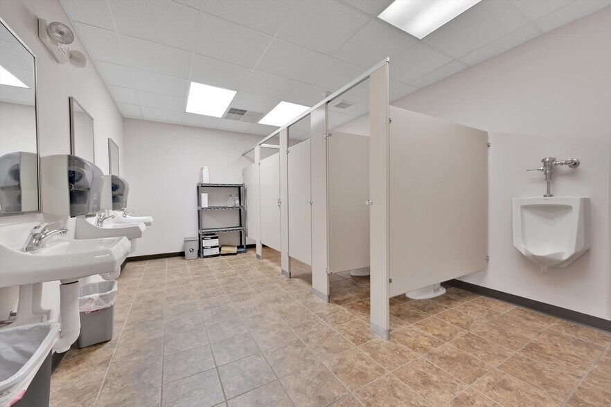 More Photos Of 200 Pine Brook Pl, Orwigsburg Medical For Lease