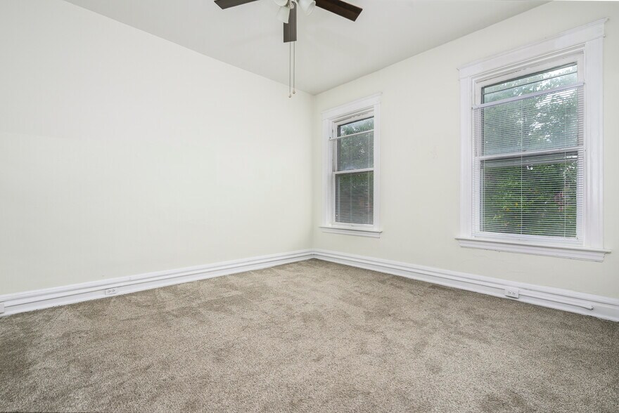 More Photos Of 4374-4382 W Pine Blvd, Saint Louis Office For Sale