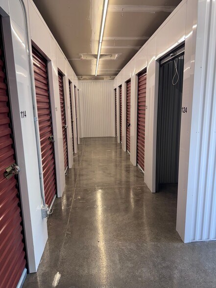 More Photos Of 1600 McPherson Ave, Council Bluffs Self Storage For Sale