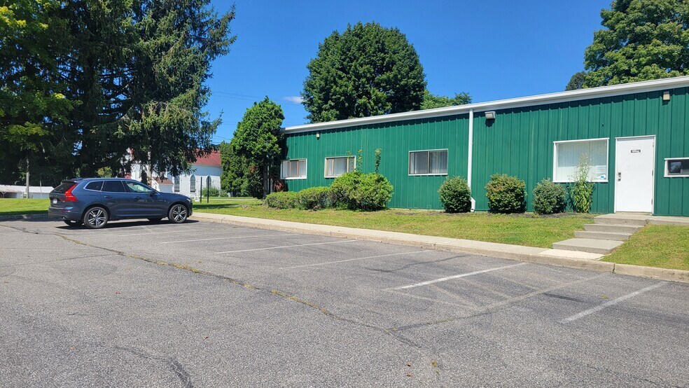 More Photos Of 4 Hadden Dr, Montgomery Warehouse For Lease