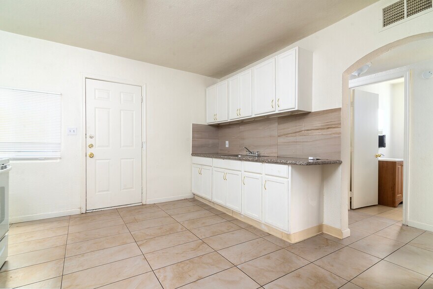 More Photos Of 525 N 32nd St, Phoenix Apartments For Sale