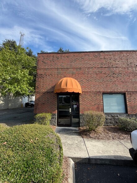 Primary Photo Of 6700 Netherlands Dr, Wilmington Light Distribution For Lease