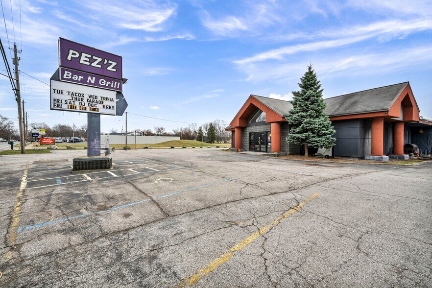 More Photos Of 5348 E Lake Rd, Sheffield Lake Restaurant For Sale