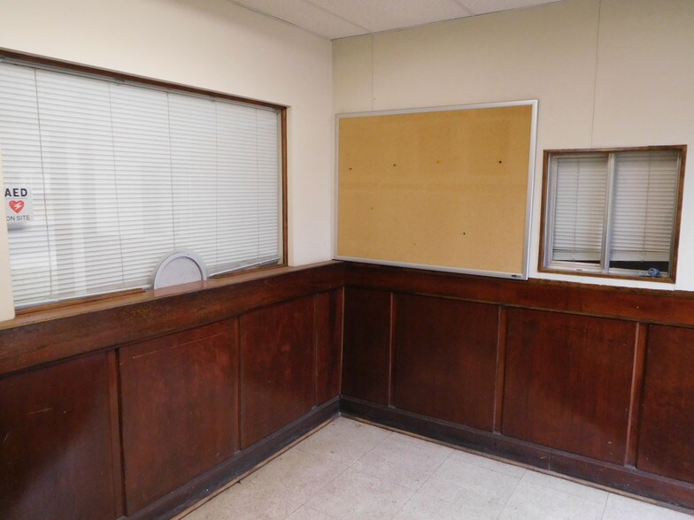More Photos Of 1200 Morgantown Ave, Fairmont Warehouse For Sale