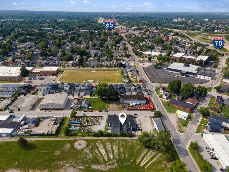 More Photos Of 1122 Deloss St, Indianapolis Warehouse For Sale
