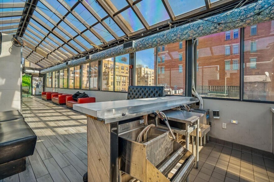 More Photos Of 1336 U St NW, Washington Bar For Sale