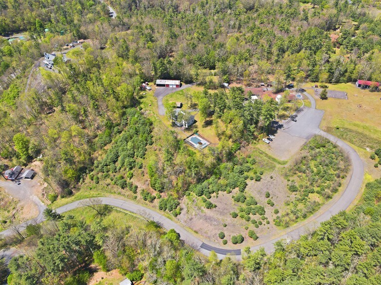 More Photos Of 120 Milford Hill Ln, Milford Flex For Sale