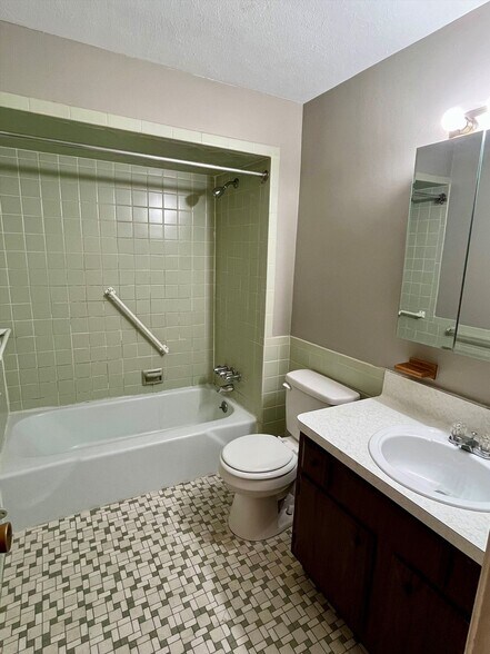 More Photos Of 115 Willow St, Lockport Multifamily For Sale