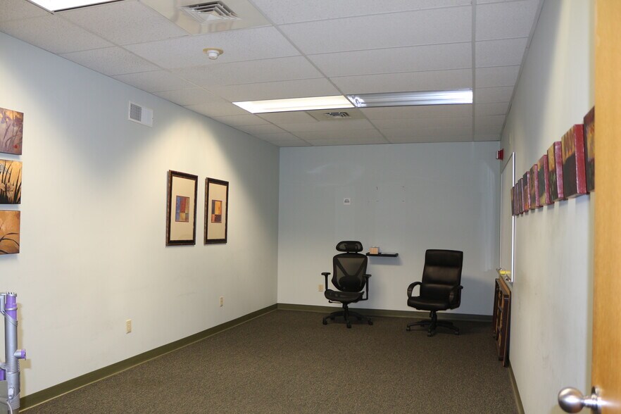 More Photos Of 801 S Durkin Dr, Springfield Office For Sale