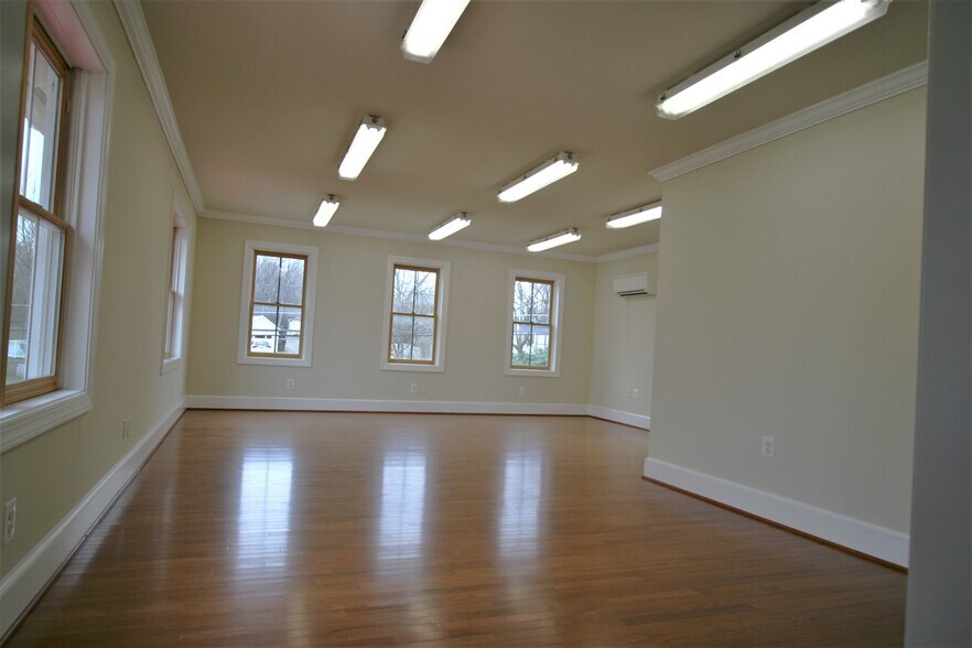 More Photos Of 15134 Barnesville Rd, Boyds Storefront Retail Office For Lease