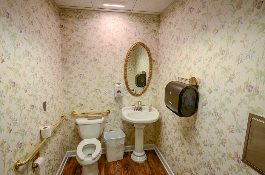 More Photos Of 1 & 13 Courtney Dr, Charleston Medical For Sale