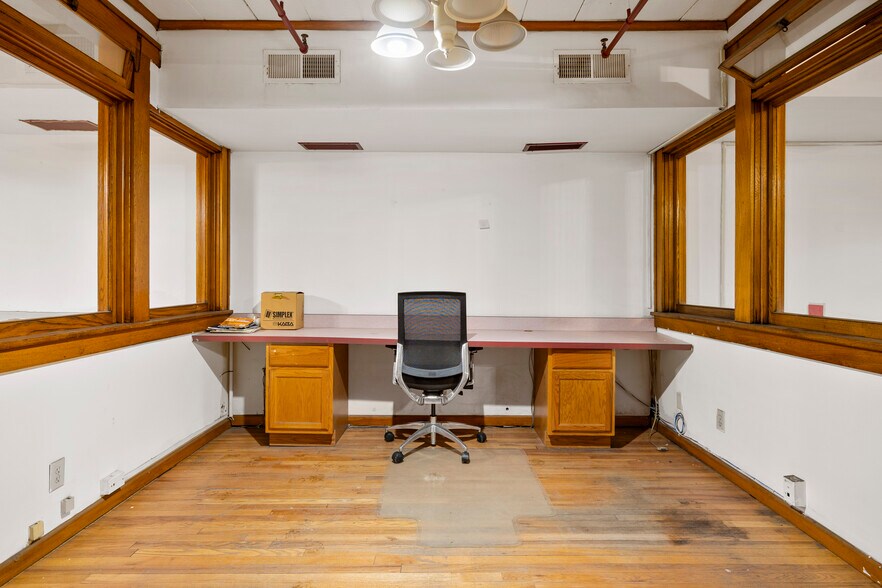 More Photos Of 403-409 N Pearl St, Albany Warehouse For Sale