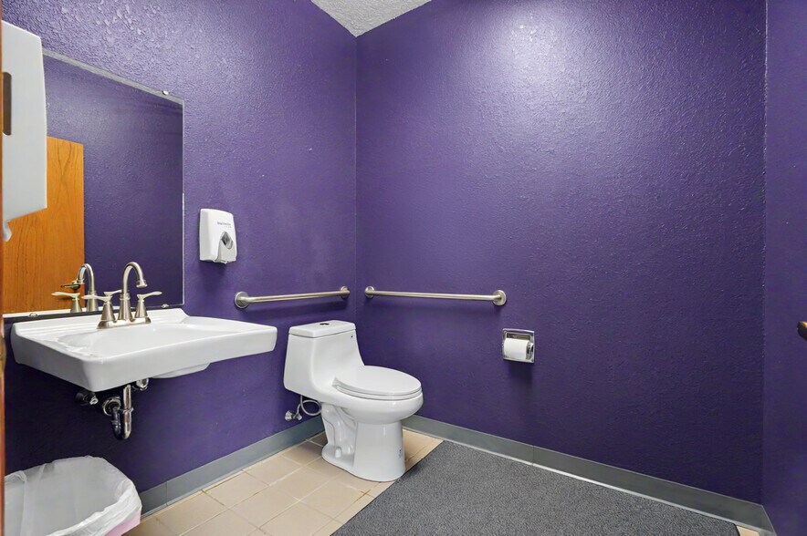 More Photos Of 819 Southwestern Run, Youngstown Medical For Sale