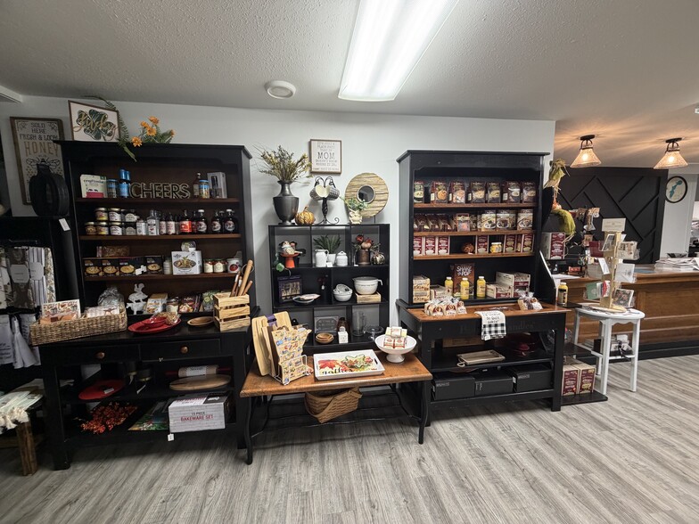 More Photos Of 410 MN-60 Hwy, Elysian Storefront For Sale