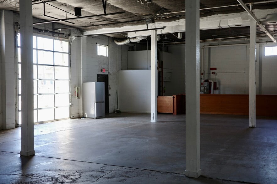 More Photos Of 1120 Naylor St, Houston Freestanding For Lease