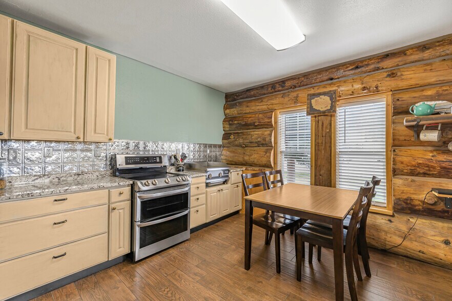 More Photos Of 13 Gott Ln, Salmon Hospitality For Sale