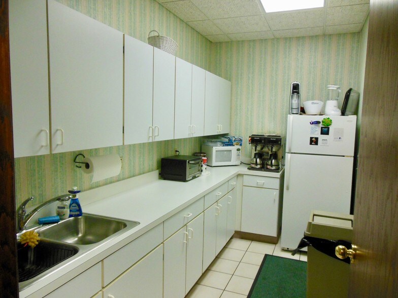 More Photos Of 200-290 E 90th Dr, Merrillville Medical For Lease