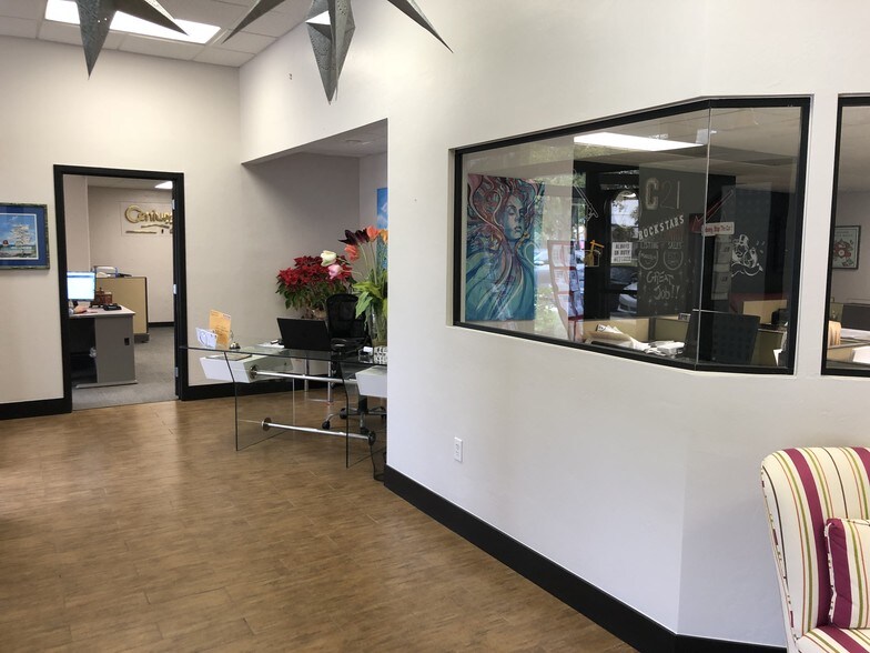 More Photos Of 13031 McGregor Blvd, Fort Myers Office For Lease