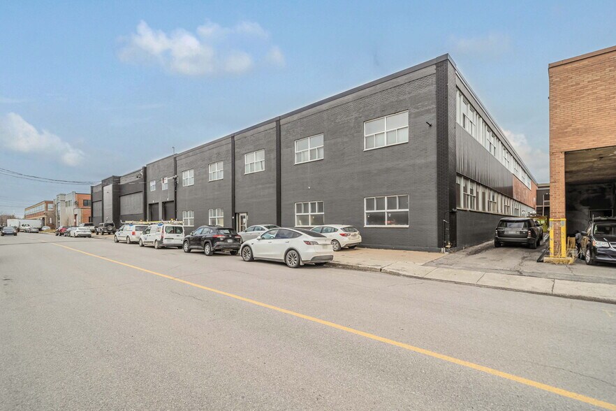 More Photos Of 9755-9775 Rue Meilleur, Montréal Distribution For Lease