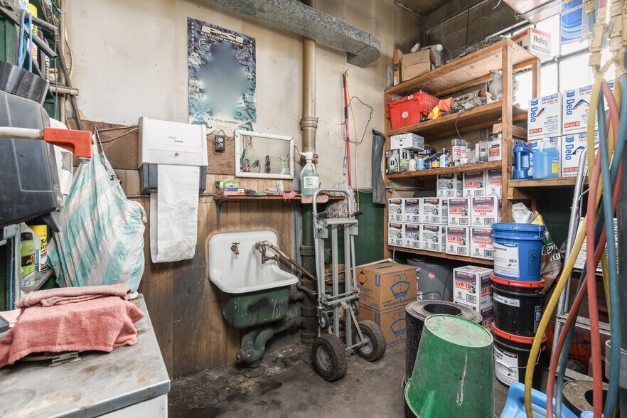 More Photos Of 7 S Highway 91, Downey Self Storage For Sale