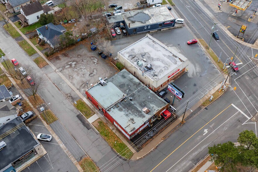More Photos Of 231 St Paul St W, St Catharines General Retail For Sale