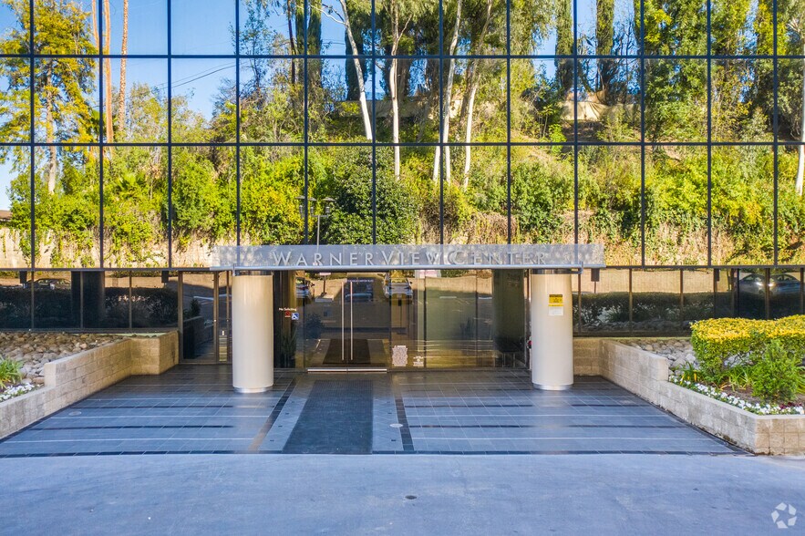 More Photos Of 5959 Topanga Canyon Blvd, Woodland Hills Office For Lease