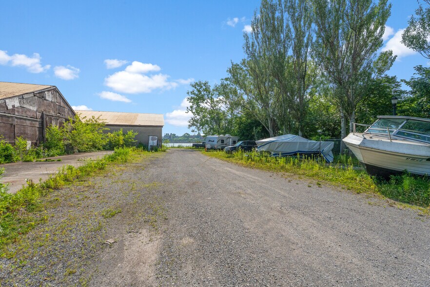 More Photos Of 162 Niagara Blvd, Fort Erie Marina For Sale