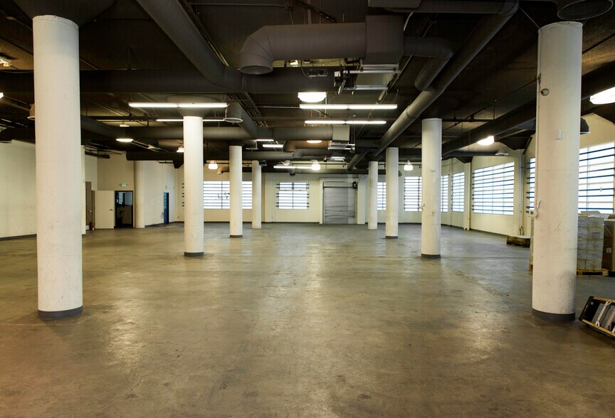More Photos Of 2700 S Grand Ave, Los Angeles Warehouse For Sale