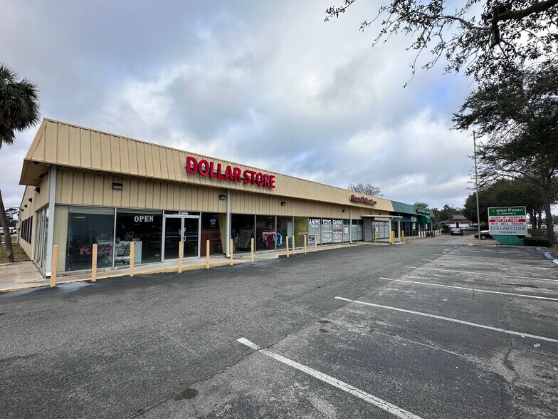 More Photos Of 2300-2306 S French Ave, Sanford Storefront For Lease