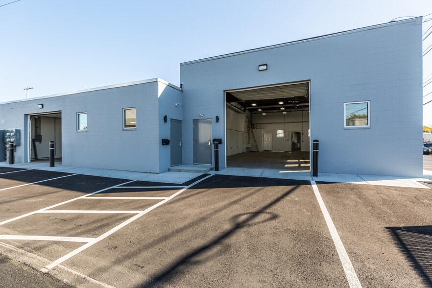 More Photos Of 26 Oakdale Ave, Johnston Warehouse For Lease