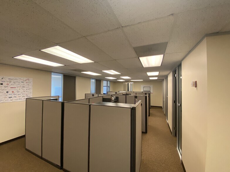More Photos Of 820 Gessner Rd, Houston Office For Lease