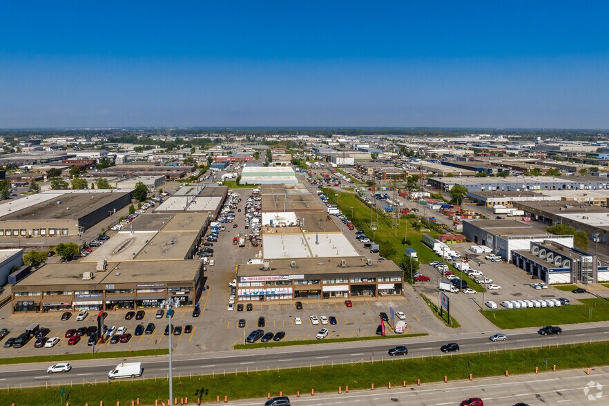 More Photos Of 1501-1569 Aut Desserte N, Laval Warehouse For Lease