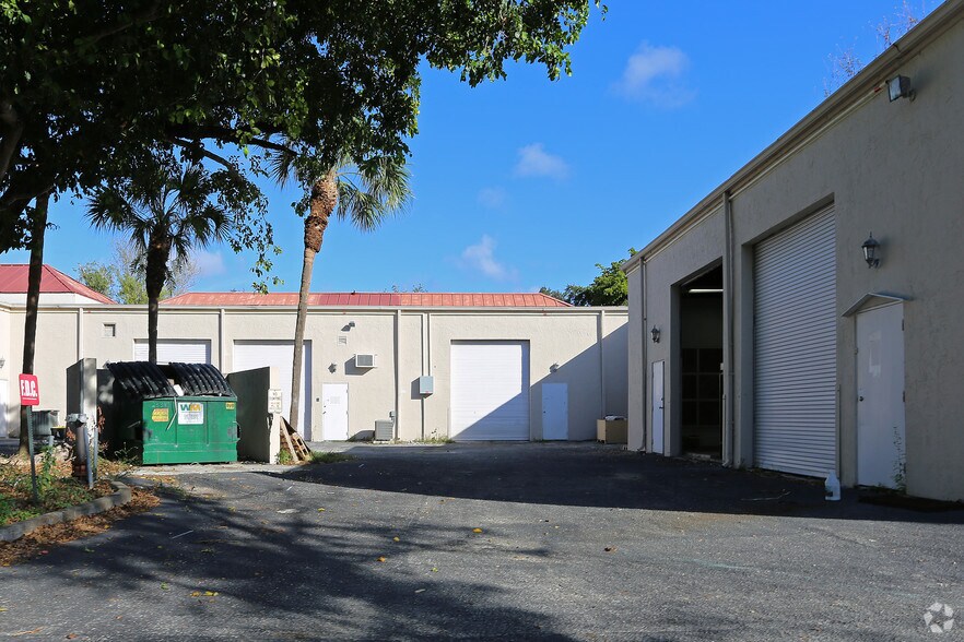 More Photos Of 6401 E Rogers Cir, Boca Raton Light Distribution For Lease