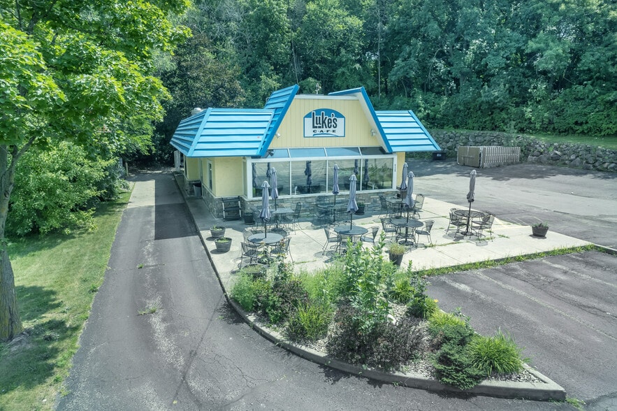 Primary Photo Of 6115 US Highway 51, McFarland Fast Food For Sale