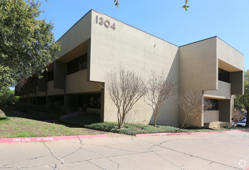 More Photos Of 1304 W Walnut Hill Ln, Irving Office For Lease