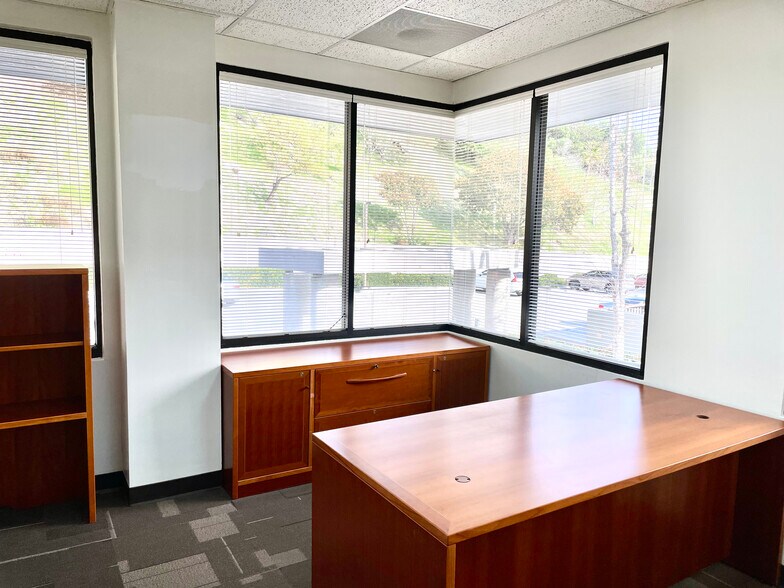 More Photos Of 430 Silver Spur Rd, Rancho Palos Verdes Medical For Lease