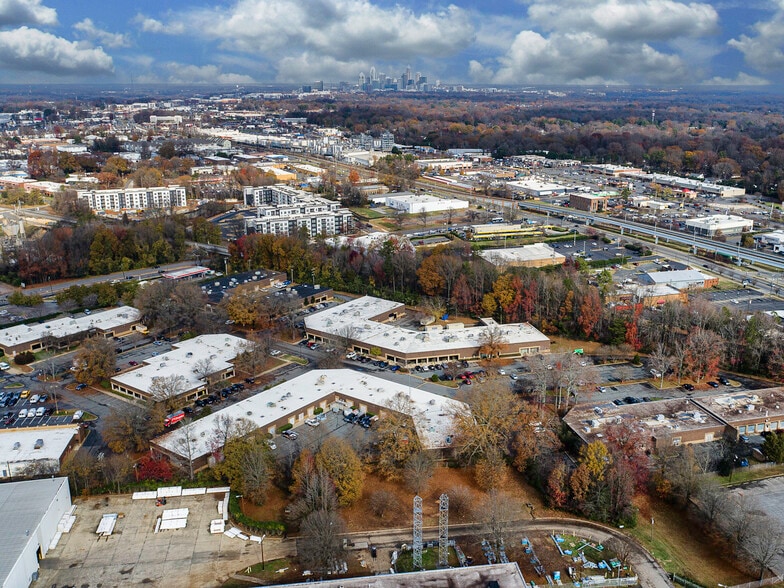 More Photos Of 814 Tyvola Rd, Charlotte Unknown For Lease