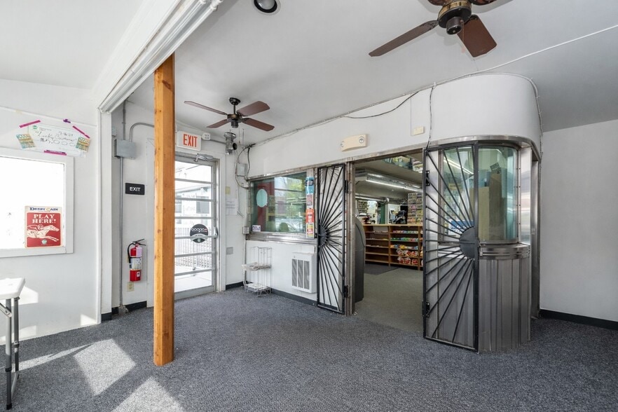 More Photos Of 203 W State St, Doylestown General Retail For Sale