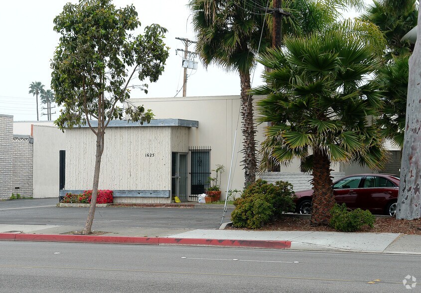 More Photos Of 1625 Placentia Ave, Costa Mesa Manufacturing For Lease