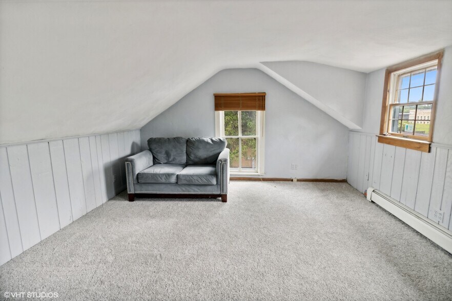 More Photos Of 438 N Hough St, Barrington Office For Sale