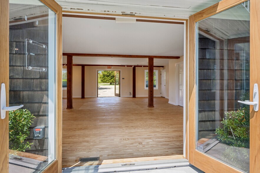 More Photos Of 103 Hayground Rd, Water Mill Unknown For Lease