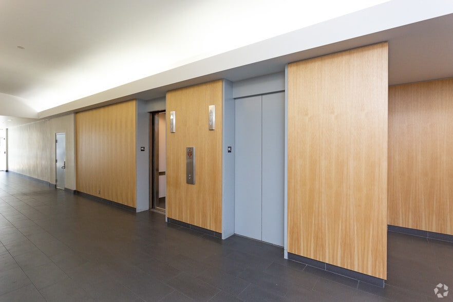 More Photos Of 7080 Hollywood Blvd, Los Angeles Office For Lease